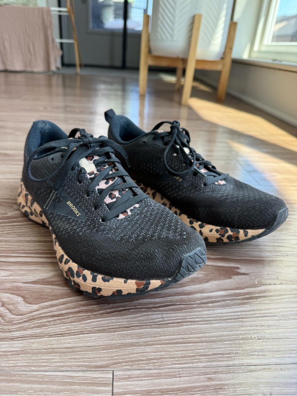 Brooks Black Women's Sneakers with Leopard-Print Midsole - Picture 13 of 13